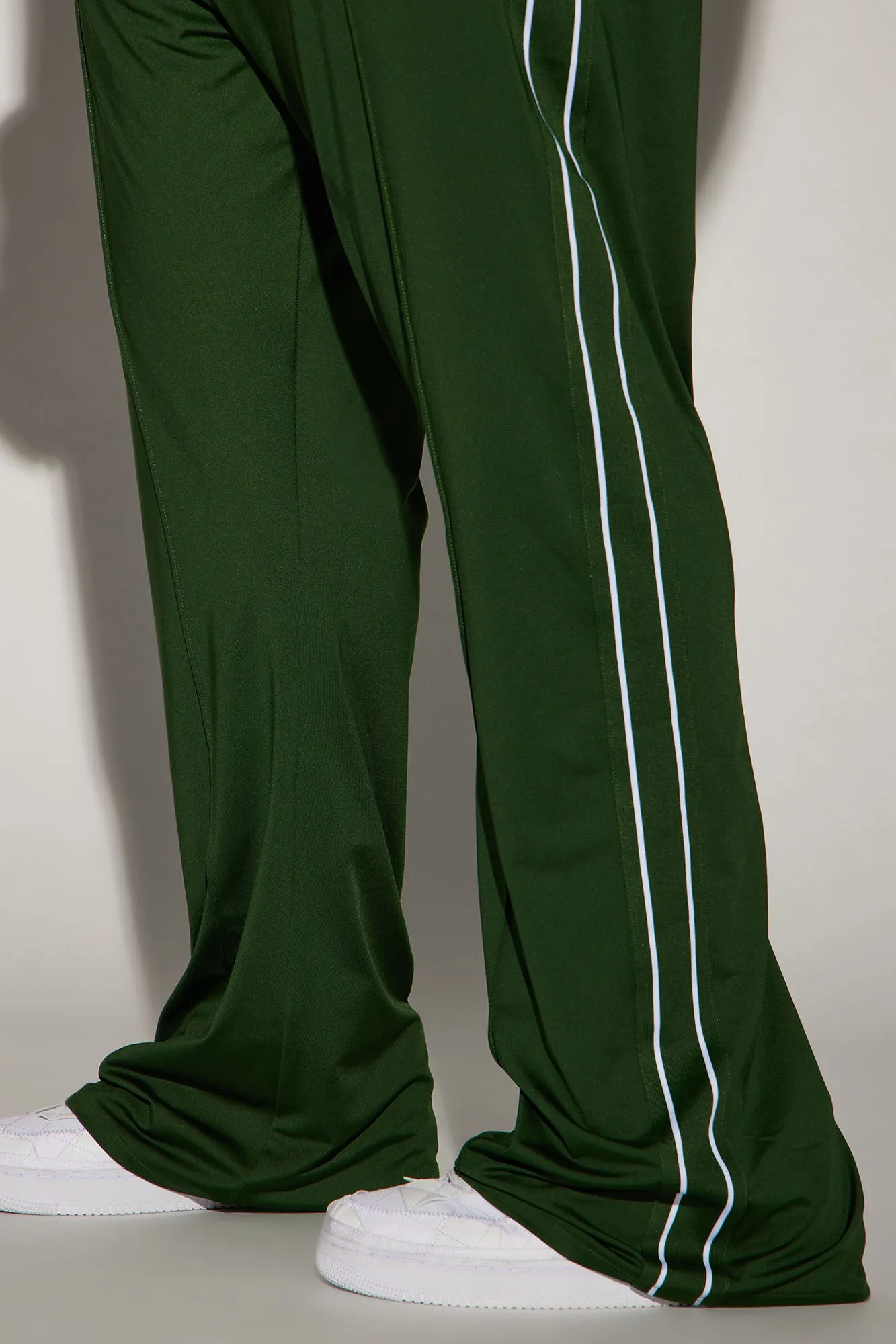 Almost Famous Flare Sweatpant - Green