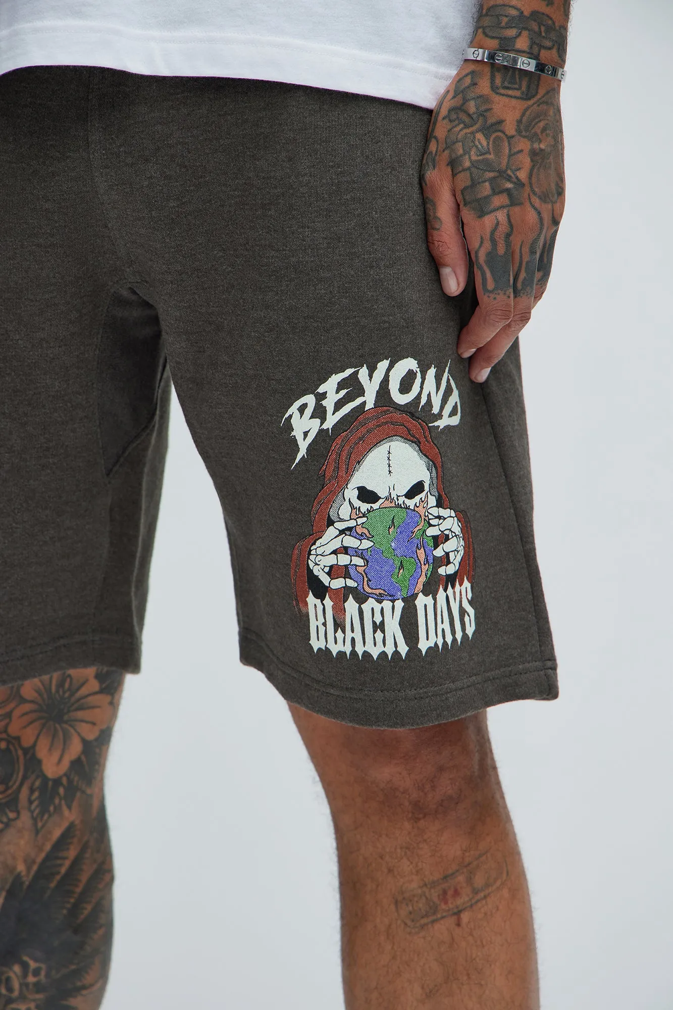 Beyond Black Days Sweatshorts - Charcoal