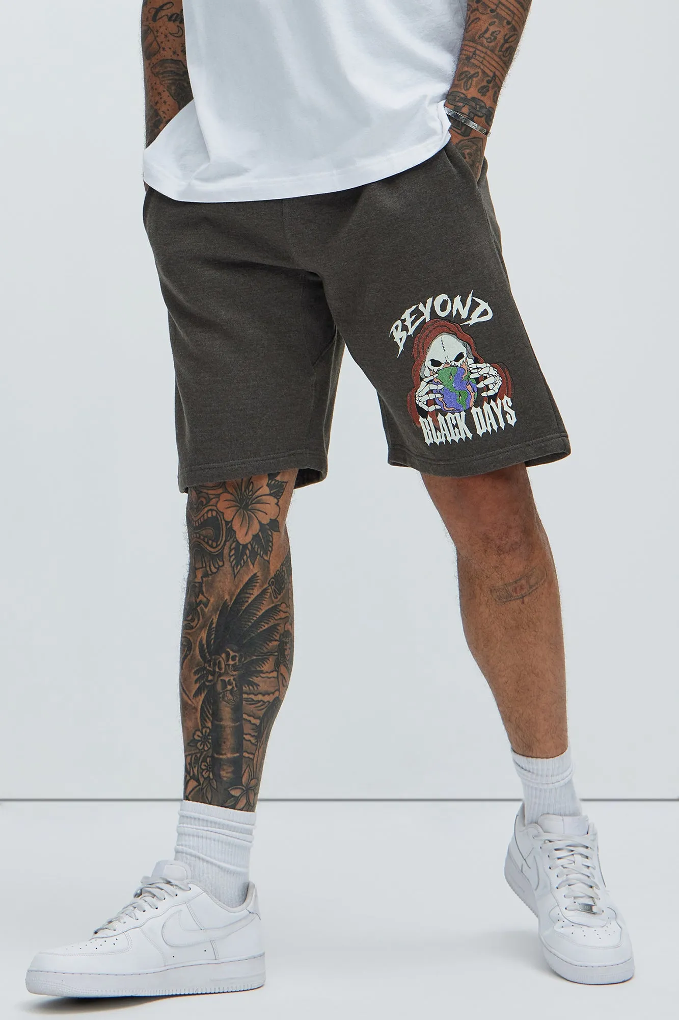 Beyond Black Days Sweatshorts - Charcoal